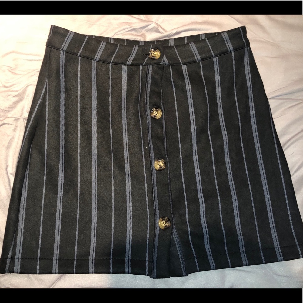 NWOT miami striped skirt with button accents